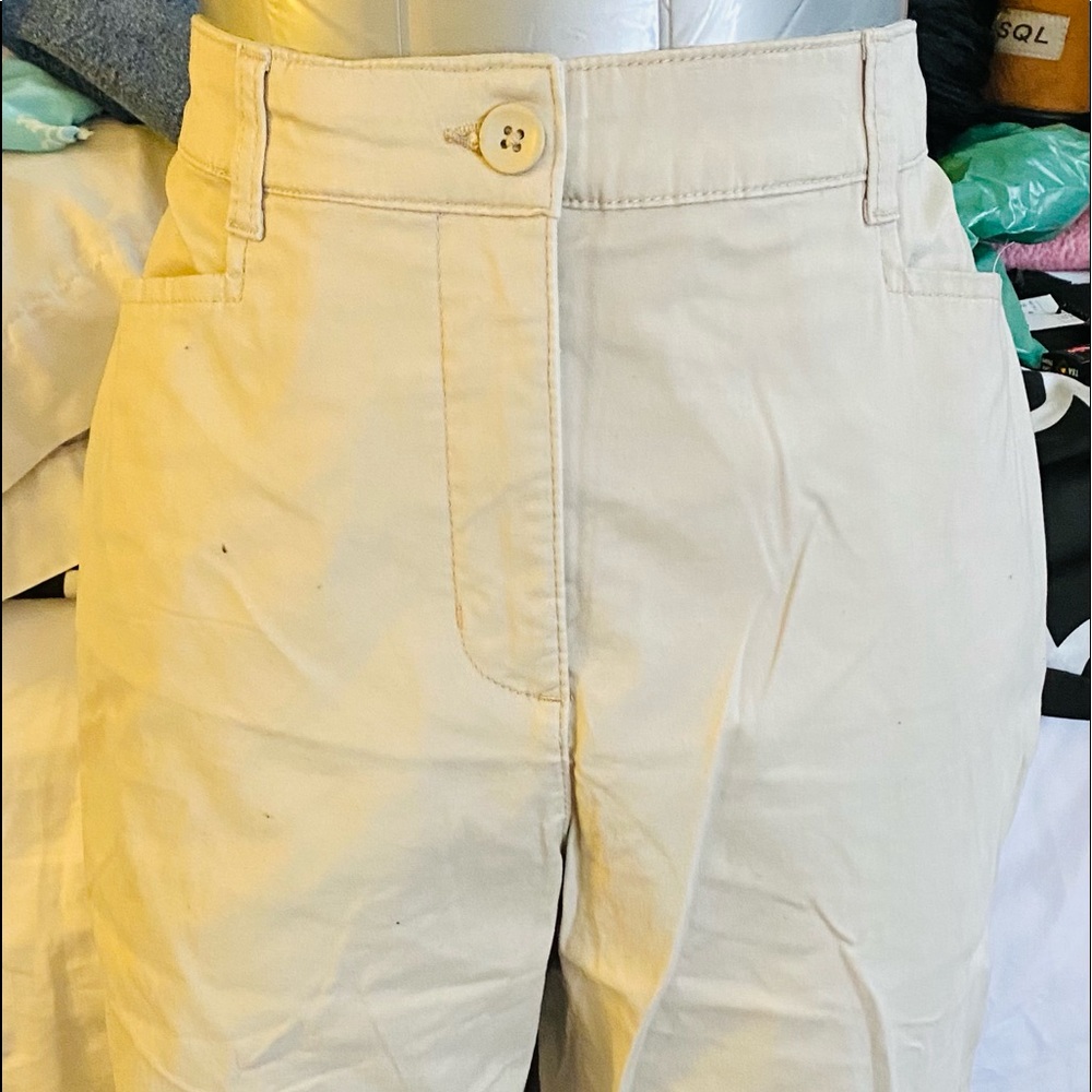Short Capri pants